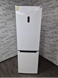Холодильник Indesit DF 5200 W Холодильник Indesit DF 5200 W